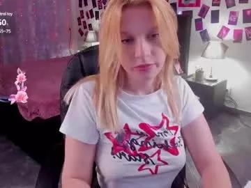 karambamoon on Chaturbate 