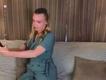 kelliezitzmann on Chaturbate 
