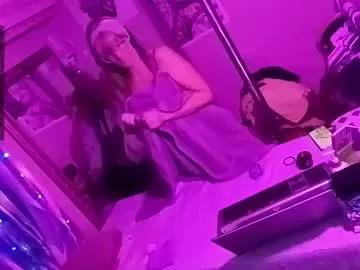 kikilovespartylights on Chaturbate 