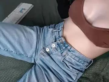 kiradoll25 on Chaturbate