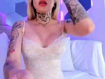 larathorne on Chaturbate 