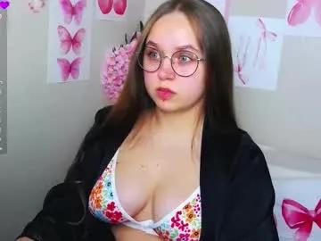 lilysweet13 on Chaturbate 