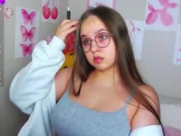 lilysweet13 on Chaturbate 