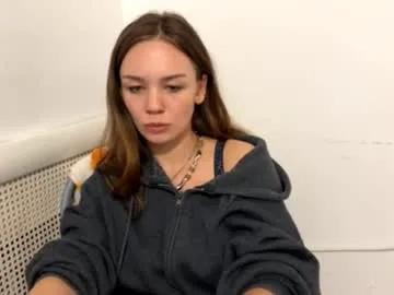 lindseytammo — Goal: Hand bra 5 mins /My name is Kate, new experience to me, hope it turns out well. #bigboobs #young #teen #bigass #lovense [332 tokens remaining]