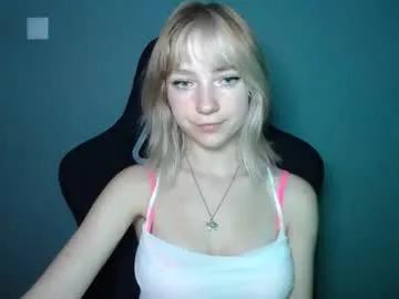 luciacam20 on Chaturbate