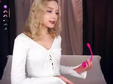 luellazahnen on Chaturbate 