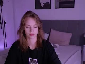 lunaaa_amour on Chaturbate