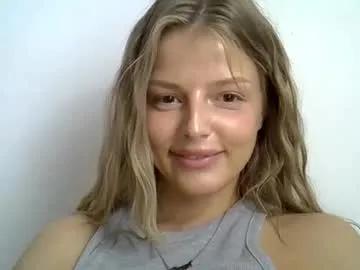 lunav7 on Chaturbate