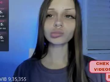 melonipinkbb on Chaturbate