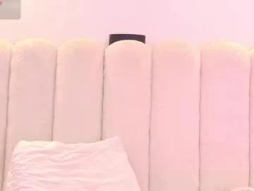 mia_rom on Chaturbate