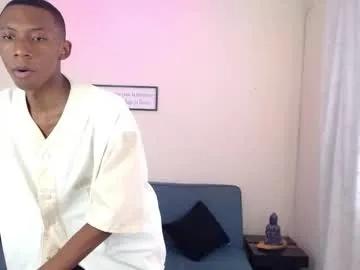 miiloo18 on Chaturbate 