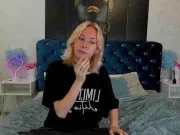 milophelps — GOAL: Remove T -shirt [88 tokens remaining] Hello my sweet cats #bigcock #twink #young #femboy #feet