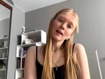 mittietonge — hii, how are you dooooing today? GOAL: Stand up and show my outfit! #new #teen #student #18 #blonde [0 tokens remaining]
