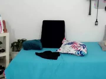 mom_17 on Chaturbate 