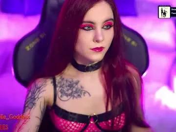 nelle_ on Chaturbate