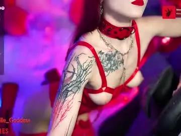 nelle_ on Chaturbate 