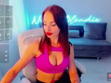 nikki_blondiee on Chaturbate 