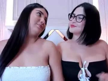 ninablooms01 on Chaturbate