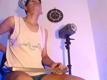 officialdominic on Chaturbate 