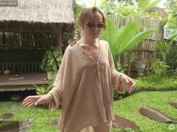 ohmymojo — heya   - Goal: Explore my pussy in a split  #natural #chill #feet #armpits #strapon