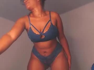 queenalya_ on Chaturbate