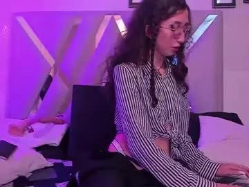 queenjenn__ on Chaturbate 