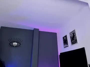 ravenwitch_ on Chaturbate