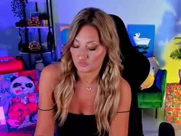 sarahholly on Chaturbate 