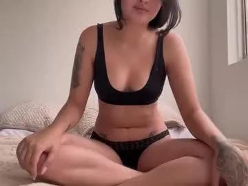 sarahroomie on Chaturbate