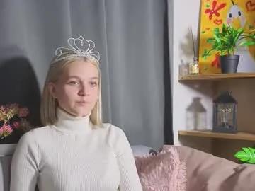 savannahshor — GOAL: air kiss for u [0 tokens remaining] Welcome to my room! #feet #blonde #shy #19 #new