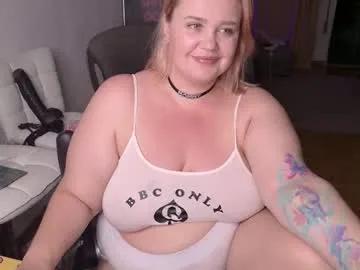 showmebbw — COME GET DIRTY WITH CURVY MOMMY I'm QOS  interracial, small dicks, sissies and cucks are very welcum #bbw #sph #curvy #mommy #milf [25 tokens remaining]