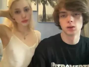 sweeetiee_couple on Chaturbate 