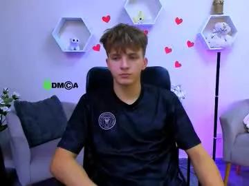 travis_wolf_ — GOAL: I'll show my muscles [121 tokens remaining] Welcome to my room! #sport #blonde #teen #18 #new