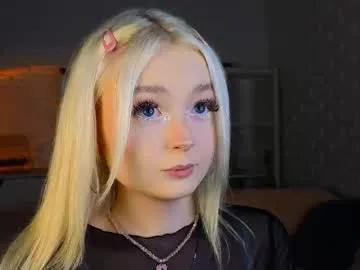 twinklefluff — Goal: For a good end of the day I'm a #new #blonde Sofia #18 year old diligent #shy student with #natural tits ^^ [879 tokens remaining]