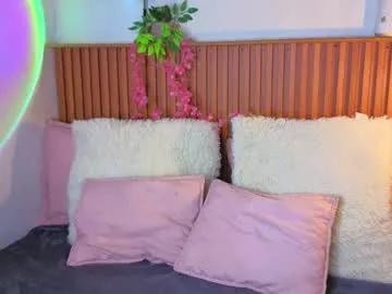 vicky_bass — plug anal + smoke  [335 tokens left] Come with me and discover me #party #smoke #latina #pantyhose