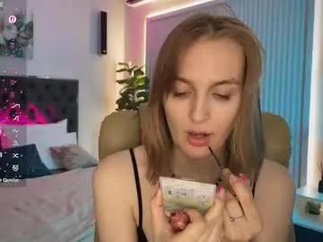 vikky_moon on Chaturbate 