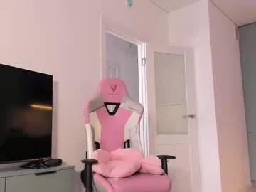 wowlovie666 on Chaturbate 