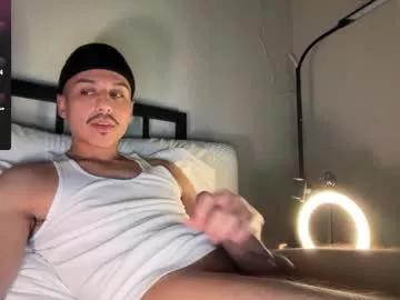 xmomentumx on Chaturbate 