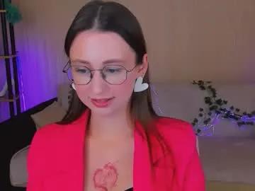 yourlovelystoryy on Chaturbate