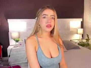 zhaavia on Chaturbate