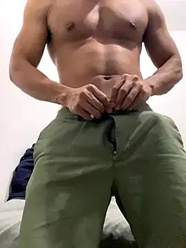 2025heroe on StripChat