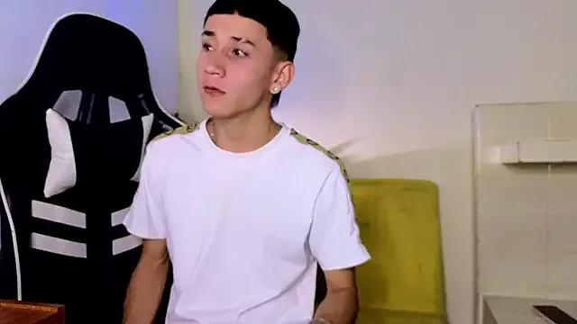 777_camilo on StripChat 