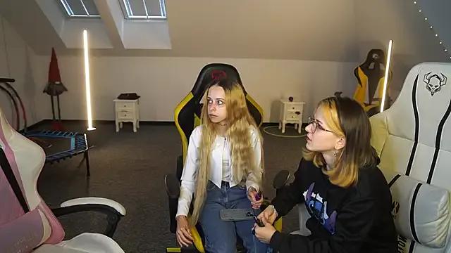 _Lili_054 on StripChat