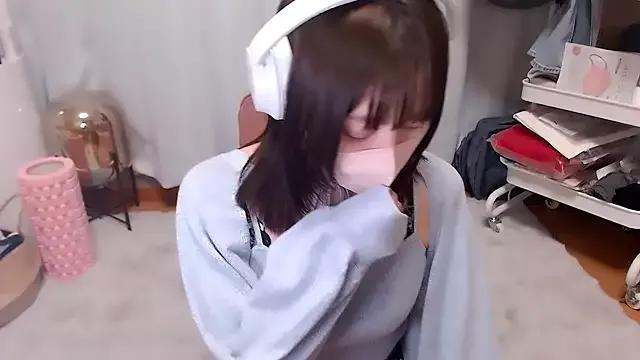 _yuuuuritan on StripChat 