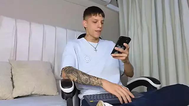 Adam_hard_ on StripChat 