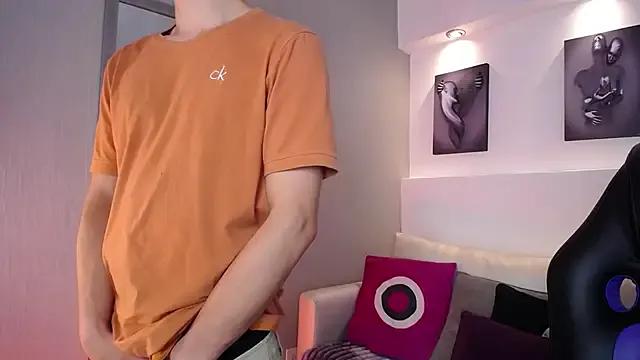 AdrianRinaldi on StripChat