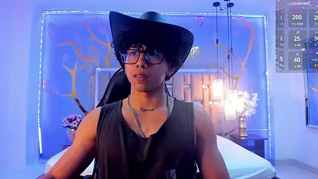 AkazaBoy_ on StripChat