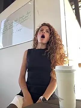 alana15 on StripChat 