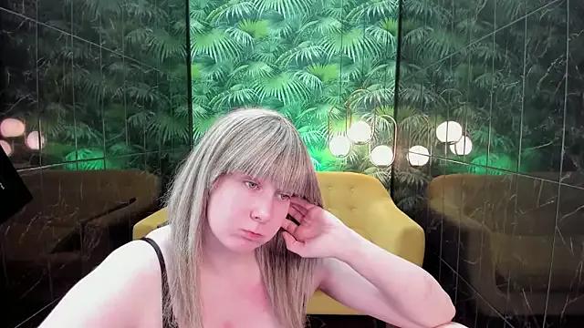 AlanaDreamy on StripChat 