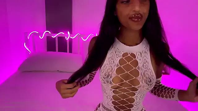 alanaexplicit69 on StripChat 